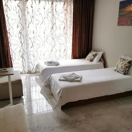 Admiral Plaza Sunrise C13 Apartman