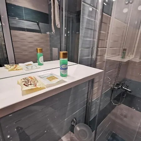 Admiral Plaza Sunrise C13 *